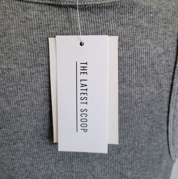 BNWT The Base brand grey ribbed tank top - Picture 6 of 7